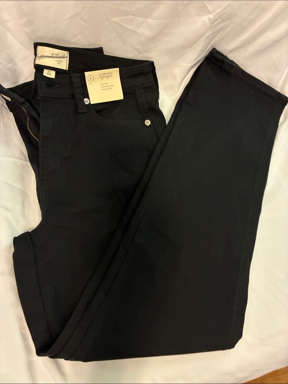 Universal Thread No Fade Black High-Rise Everyday Straight Jeans